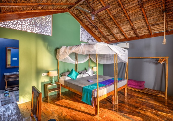 mos62630-edit_gallery~~65af6314c43f0