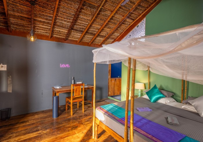 mos62652-edit_gallery~~65af62878ae61