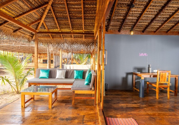 mos62672_gallery~~65af6fc8e4074