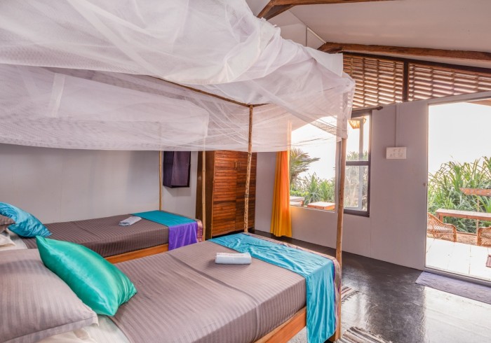 mos62879-edit_gallery~~65af658120416