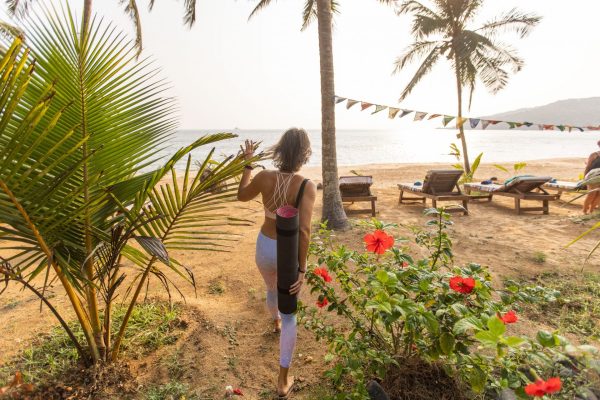 polem-beach-yoga
