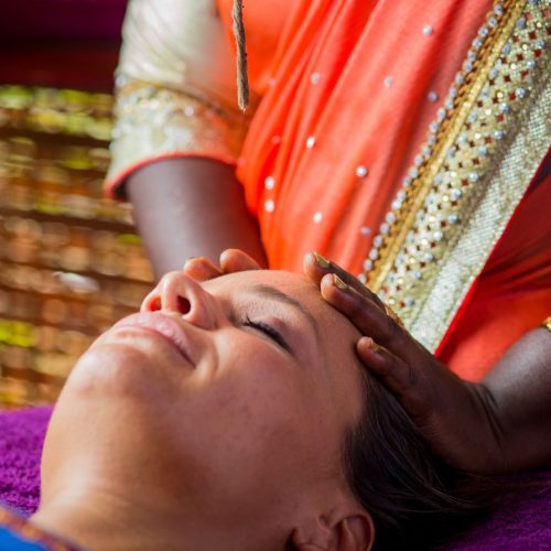 yoga-retreats-india-spa-treatment